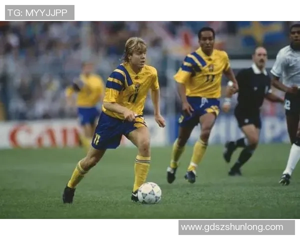 细数那些被誉为绿茵场上传奇巨星的足球星美称与背后故事 细数那些被誉为绿茵场上传奇巨星的足球星美称与背后故事